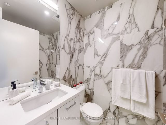 318 - 195 McCaul St