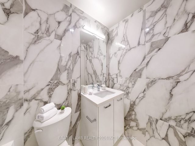 318 - 195 McCaul St