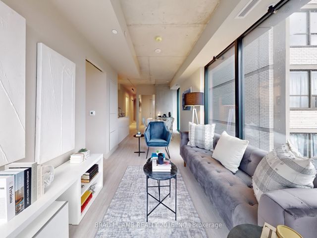 318 - 195 McCaul St