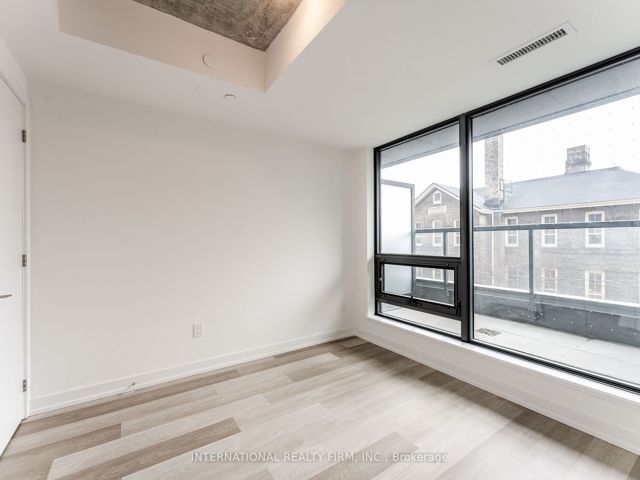 215 - 28 Eastern Ave