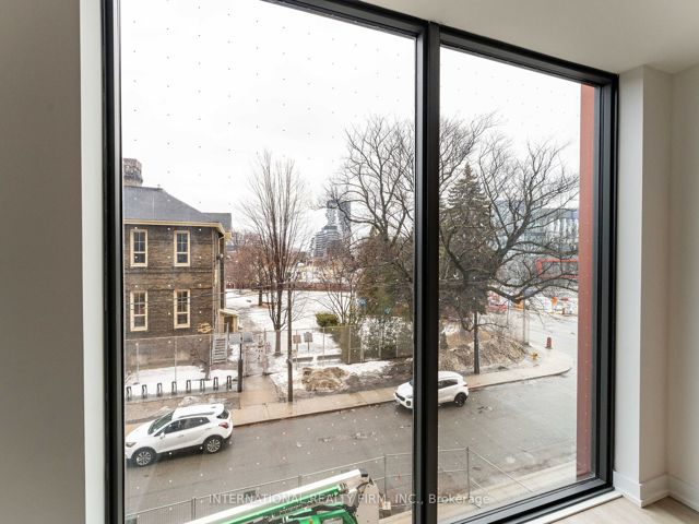 215 - 28 Eastern Ave