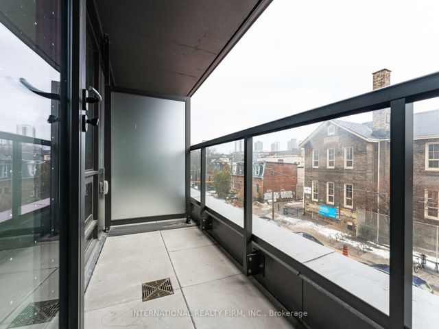 215 - 28 Eastern Ave