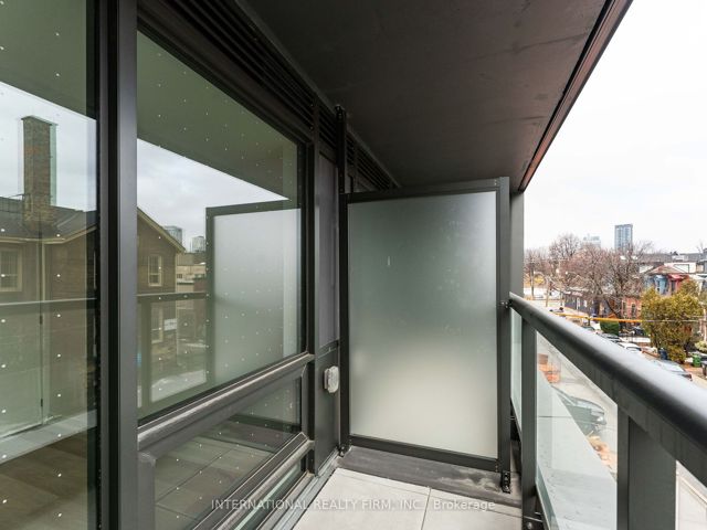 215 - 28 Eastern Ave