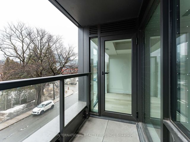 215 - 28 Eastern Ave