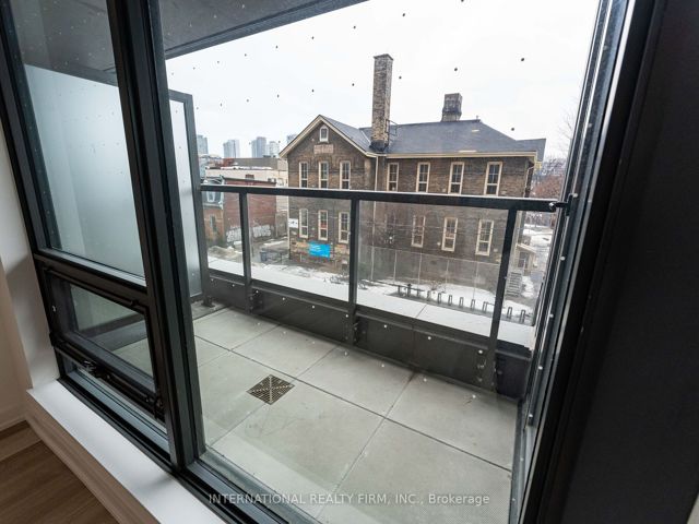215 - 28 Eastern Ave