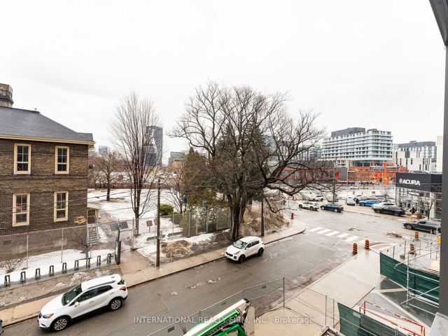 215 - 28 Eastern Ave