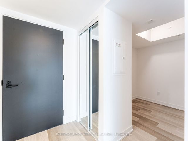 215 - 28 Eastern Ave