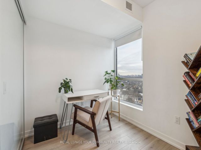 2606 - 395 Bloor St E