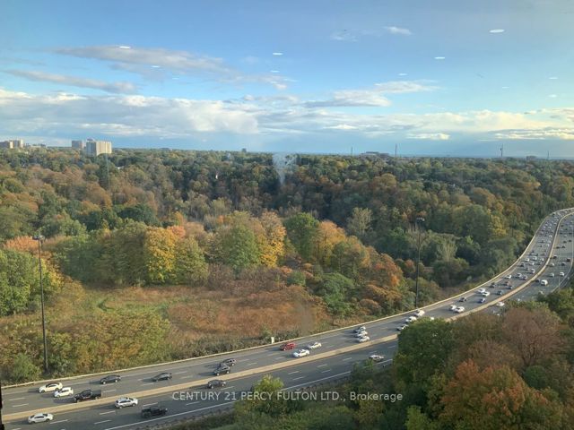 1904 - 10 Sunny Glen Way