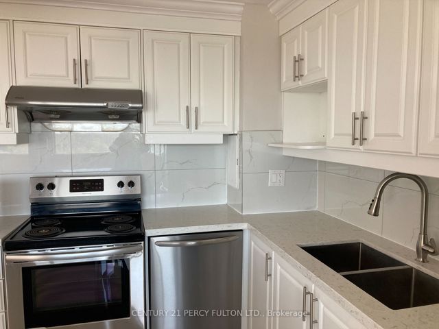 1904 - 10 Sunny Glen Way