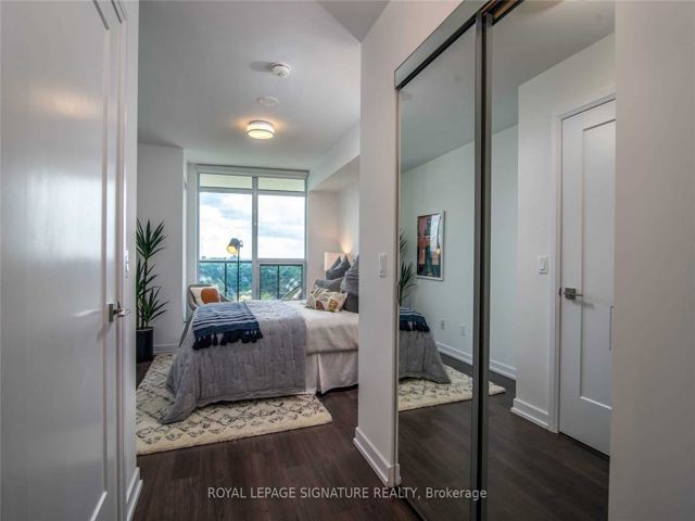 2210 - 18 Erskine Ave