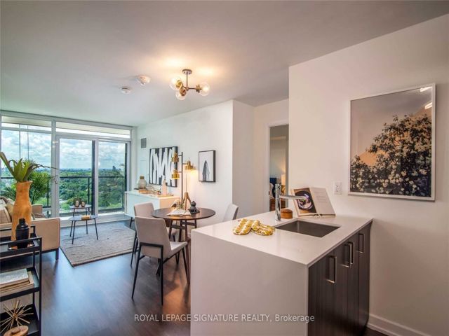 2210 - 18 Erskine Ave