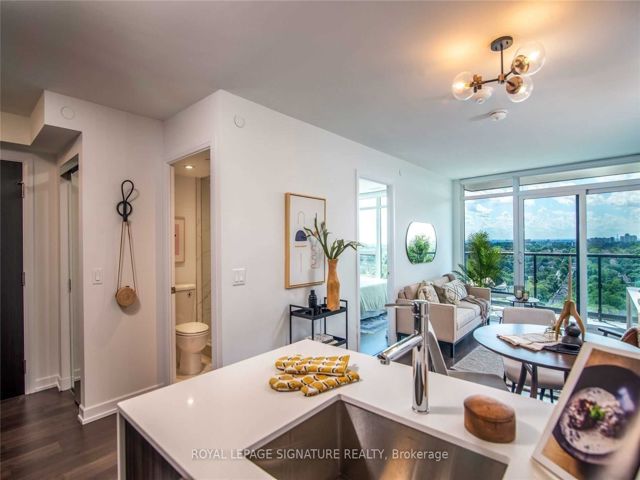 2210 - 18 Erskine Ave