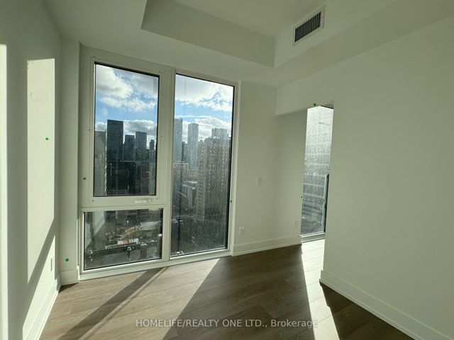 1613 - 308 Jarvis St