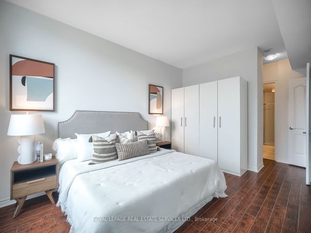 811 - 18 William Carson Cres