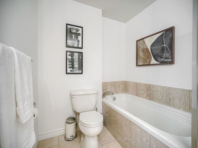811 - 18 William Carson Cres