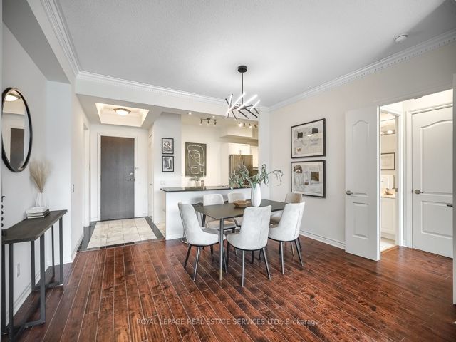 811 - 18 William Carson Cres