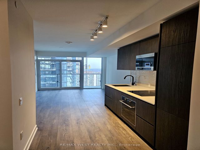 2604 - 117 Broadway Ave