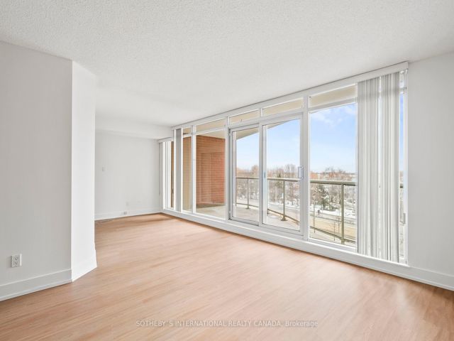 512 - 550 Queens Quay W