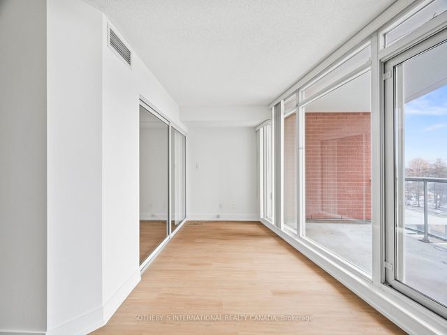 512 - 550 Queens Quay W