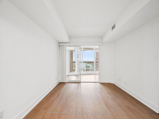 512 - 550 Queens Quay W