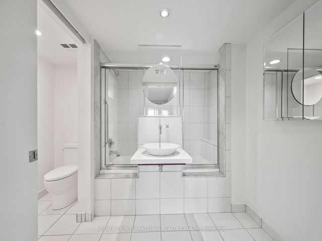512 - 550 Queens Quay W