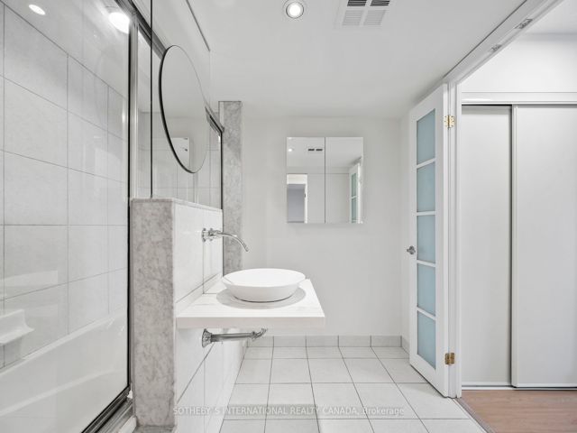 512 - 550 Queens Quay W