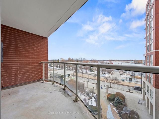 512 - 550 Queens Quay W