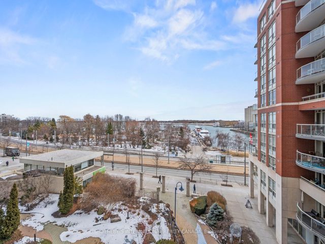 512 - 550 Queens Quay W
