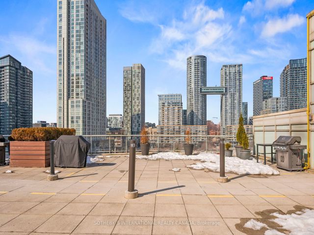 512 - 550 Queens Quay W
