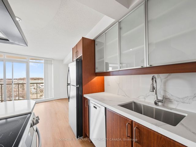 512 - 550 Queens Quay W