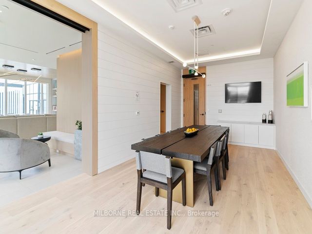1412 - 5 Defries St