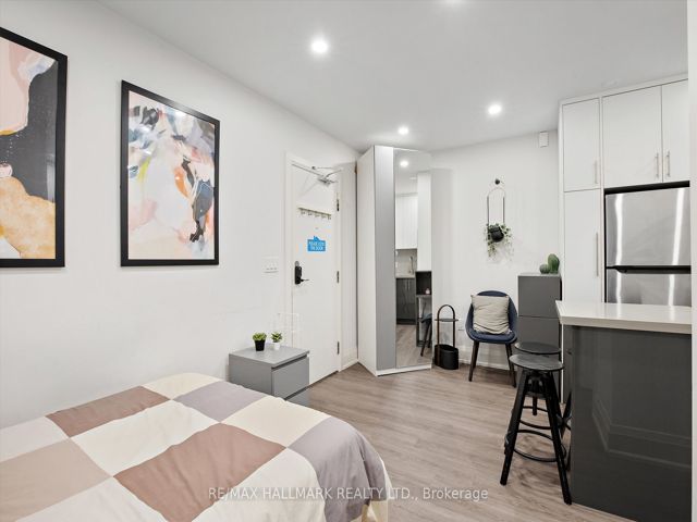 3 - 595 St Clair Ave W