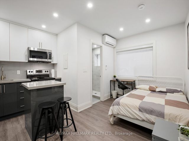 3 - 595 St Clair Ave W