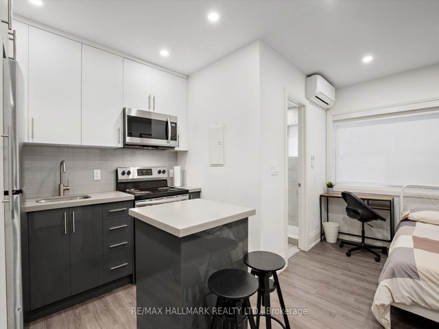 3 - 595 St Clair Ave W