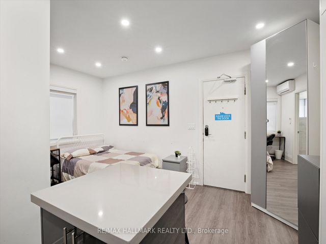 3 - 595 St Clair Ave W