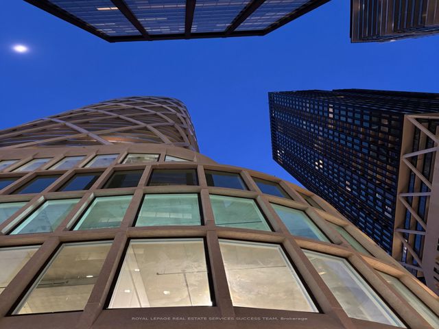 3506 - 234 Simcoe St