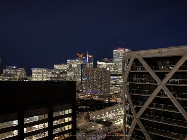 3506 - 234 Simcoe St