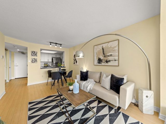 703 - 725 King St W