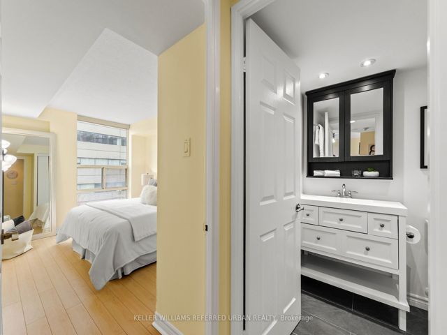 703 - 725 King St W
