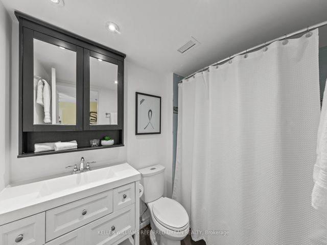 703 - 725 King St W