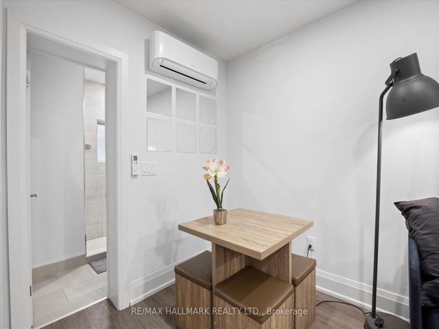 12 - 595 St Clair Ave W