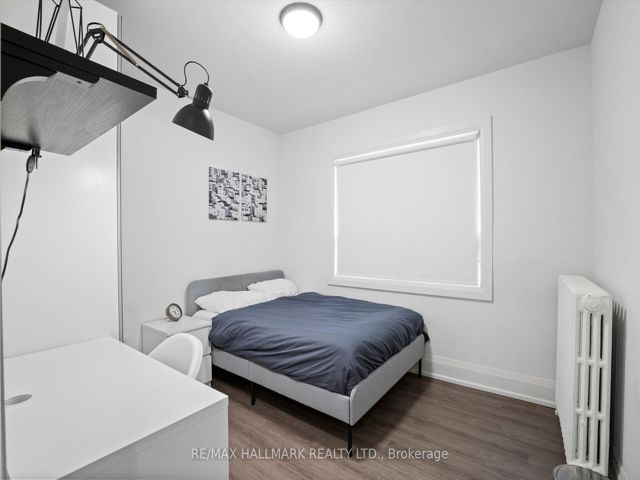 12 - 595 St Clair Ave W