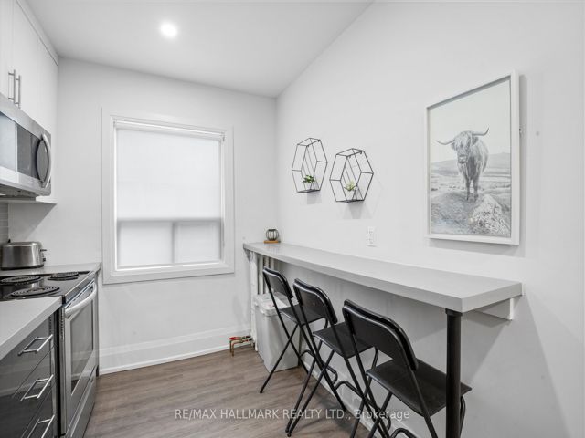 12 - 595 St Clair Ave W