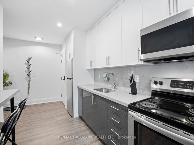 12 - 595 St Clair Ave W