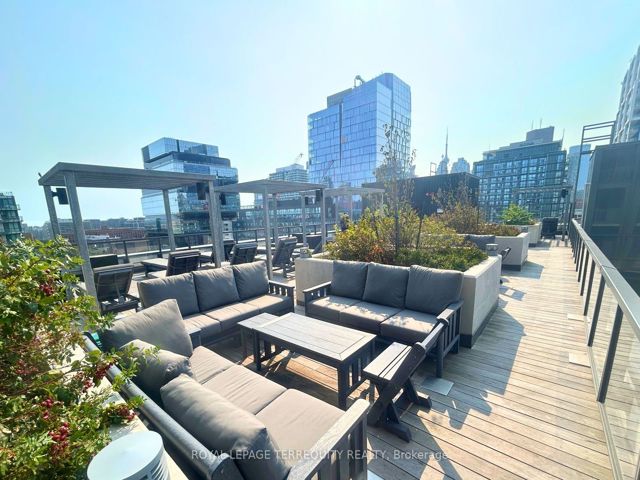 423 - 120 Parliament St