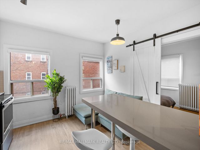 15 - 595 St Clair Ave W