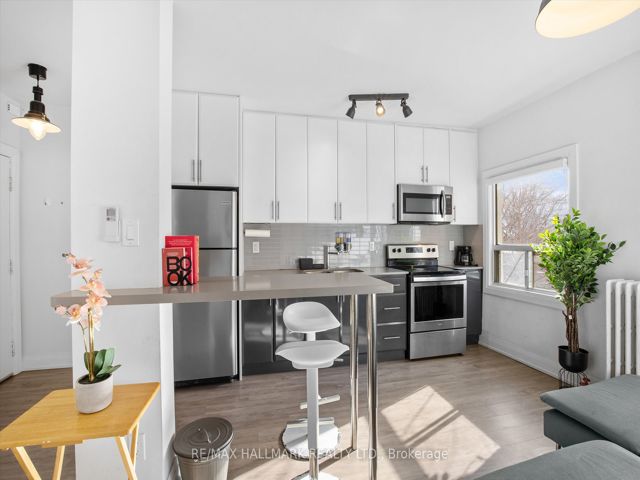 15 - 595 St Clair Ave W