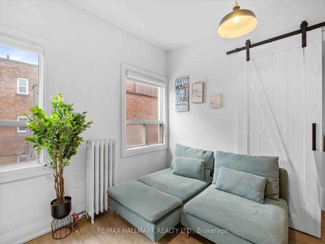 15 - 595 St Clair Ave W