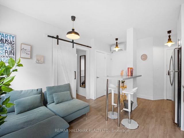 15 - 595 St Clair Ave W